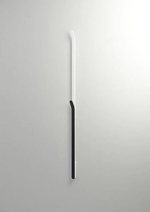 Instamat Arc elektrische handdoekwarmer 170 cm Mat Zwart met Soft Wit front